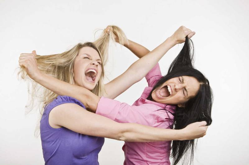 Mơ Thấy Đánh Nhau Nhưng Không Có Thiệt Hại